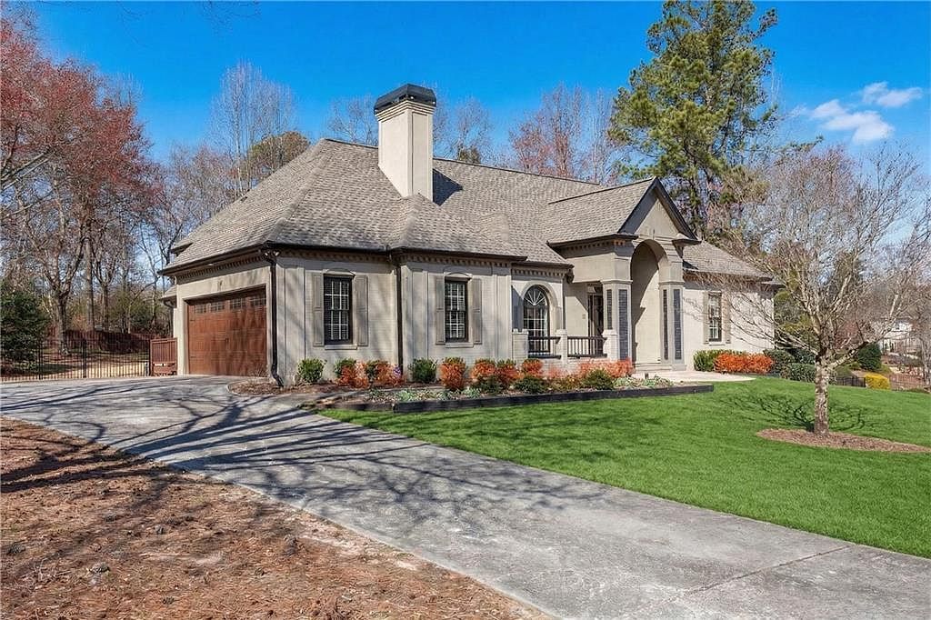 4211 Edgeworth Dr Flowery Branch, GA 30542 - Thumbnail 3