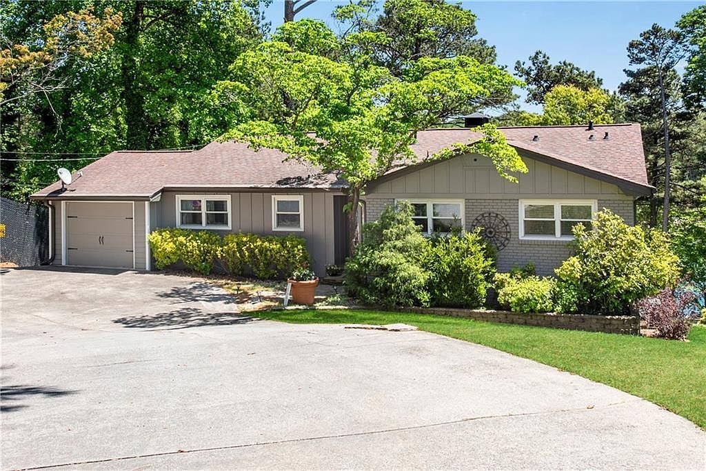 6275 Woodlake Dr Buford, GA 30518 - Thumbnail 3