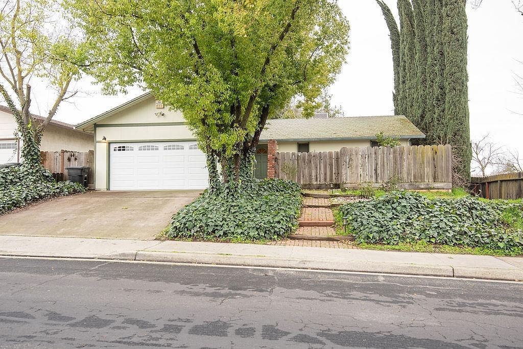 1213 E A St Oakdale, CA 95361 - Thumbnail 3