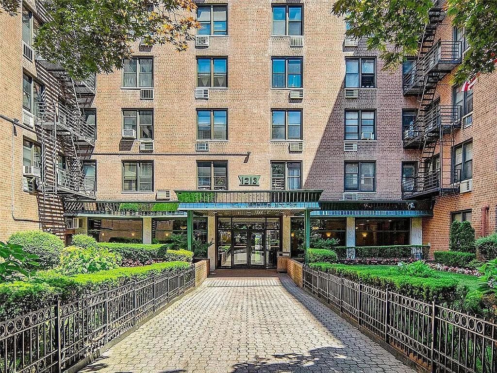 1213 Avenue Z APT C39 Brooklyn, NY 11235 - Thumbnail 3