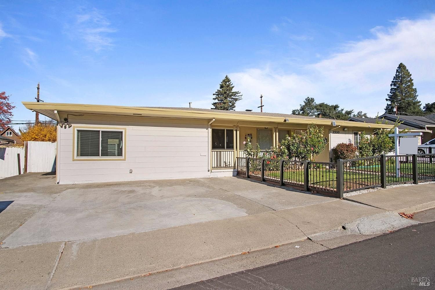 1530 Redwood St Vallejo, CA 94590 - Thumbnail 3