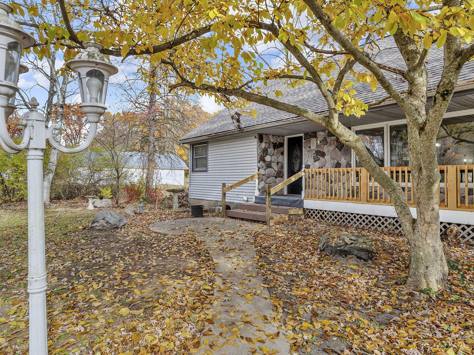 5289 Marsh Rd Shelbyville, MI 49344 - Thumbnail 3