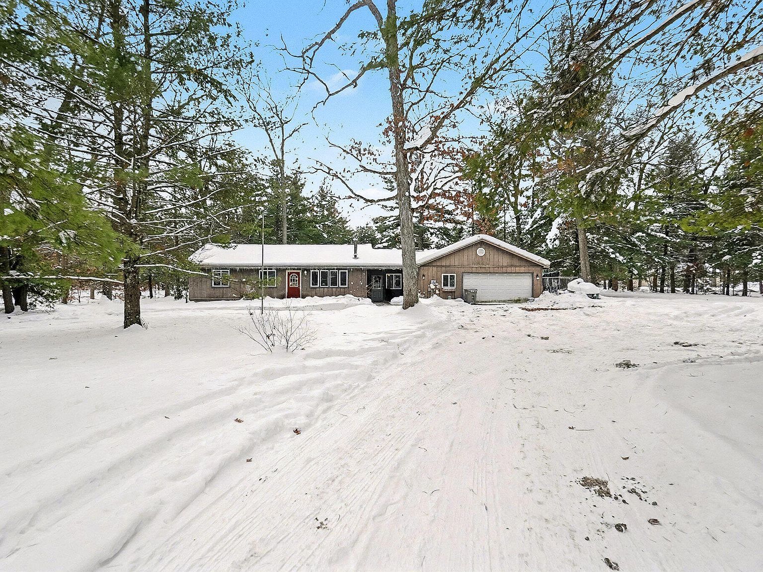 37 W Raymond Rd Twin Lake, MI 49457 - Thumbnail 3