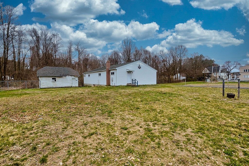 80 Pleasant St Ware, MA 01082 - Thumbnail 3