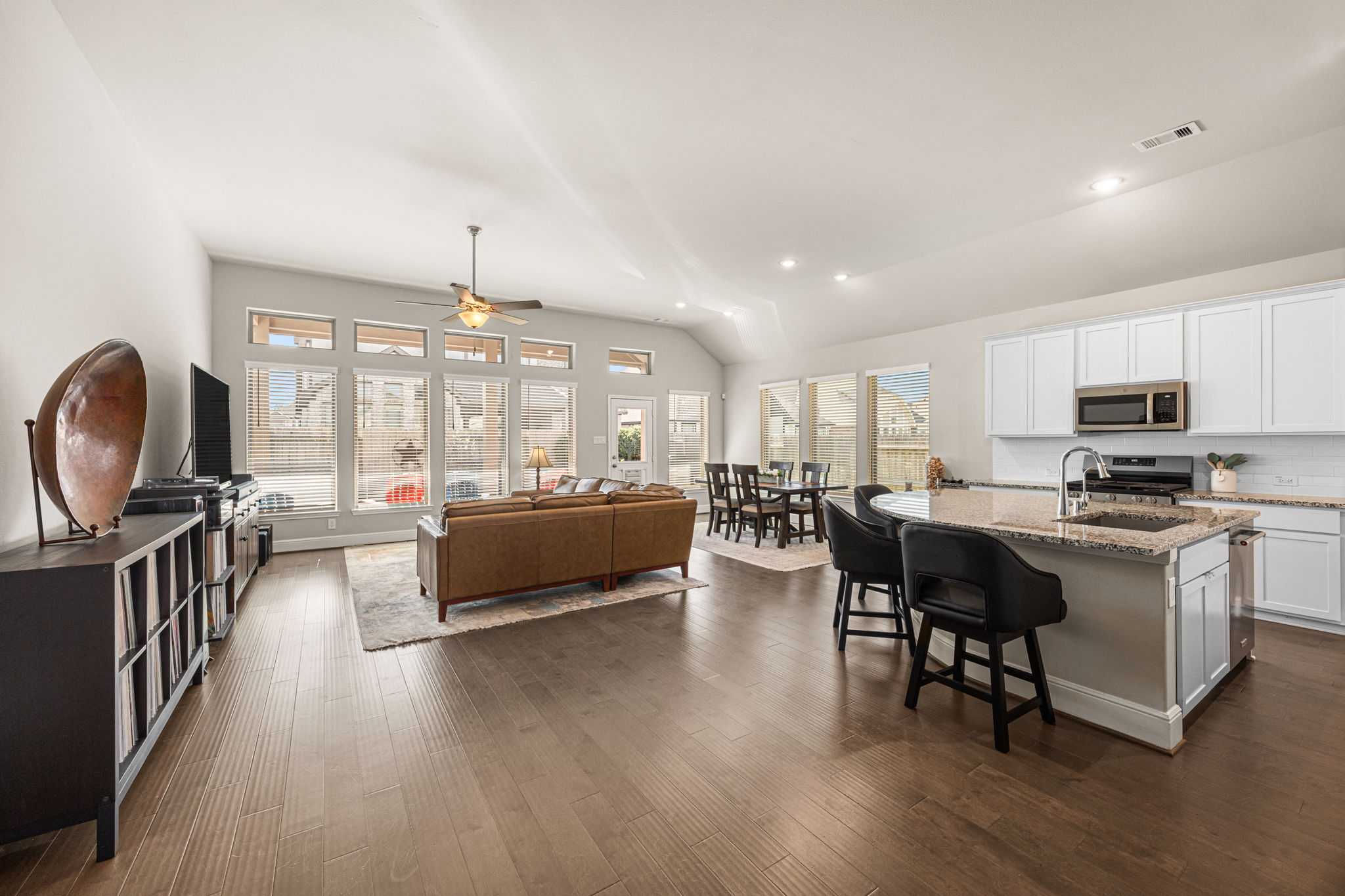 1315 Wild Mustang Trail, Richmond, TX, USA, 77406 - Thumbnail 3