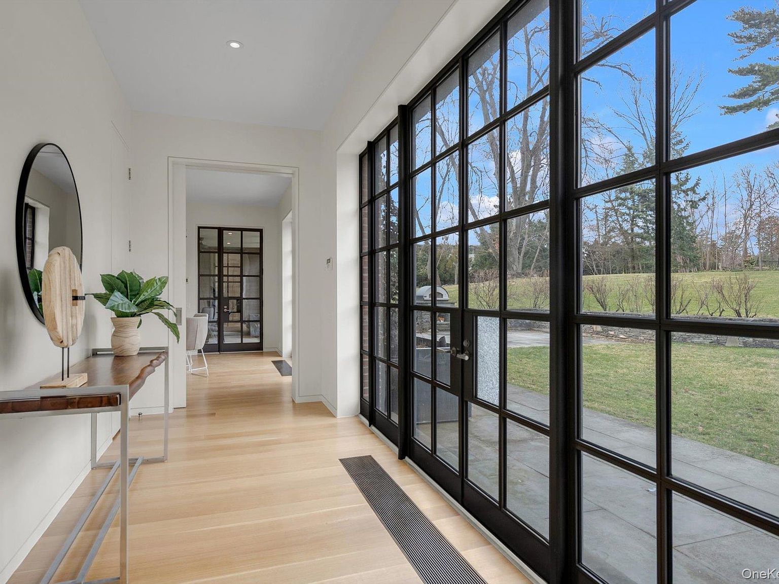 217 Sands Point Rd Port Washington, NY 11050 - Thumbnail 3