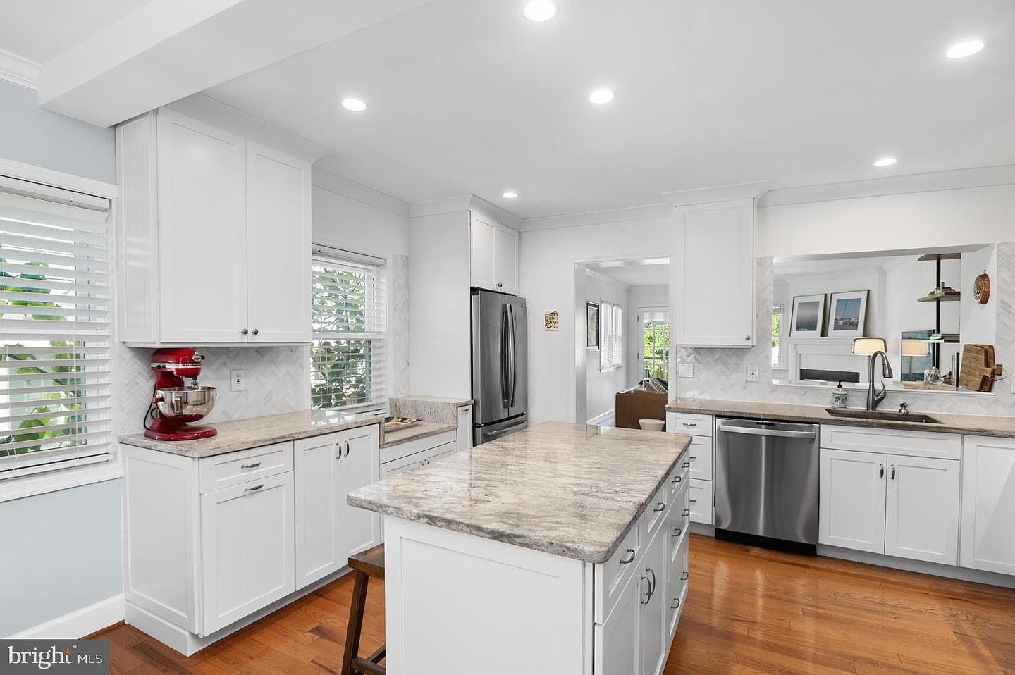 414 E Bellefonte Ave Alexandria, VA 22301 - Thumbnail 3