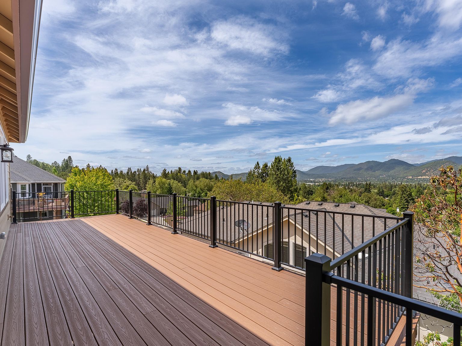 2231 SE Linden Ln Grants Pass, OR 97527 - Thumbnail 3