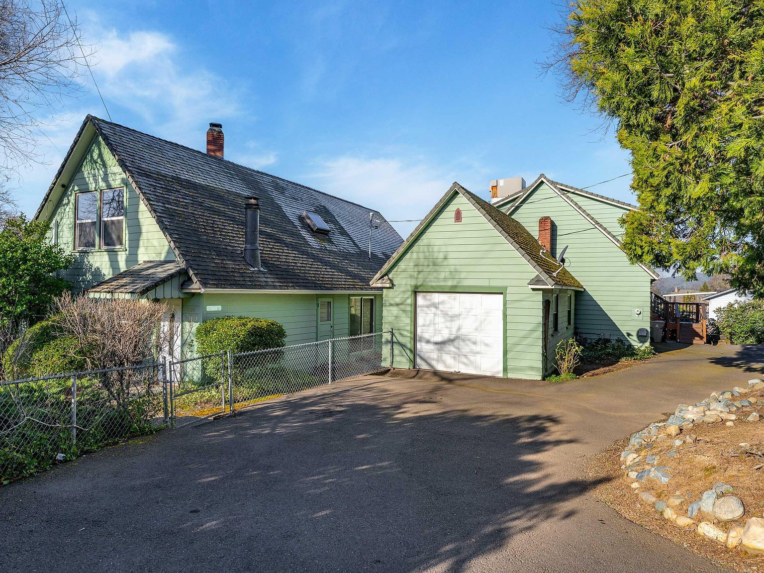 1699 NE Foothill Blvd Grants Pass, OR 97526 - Thumbnail 3