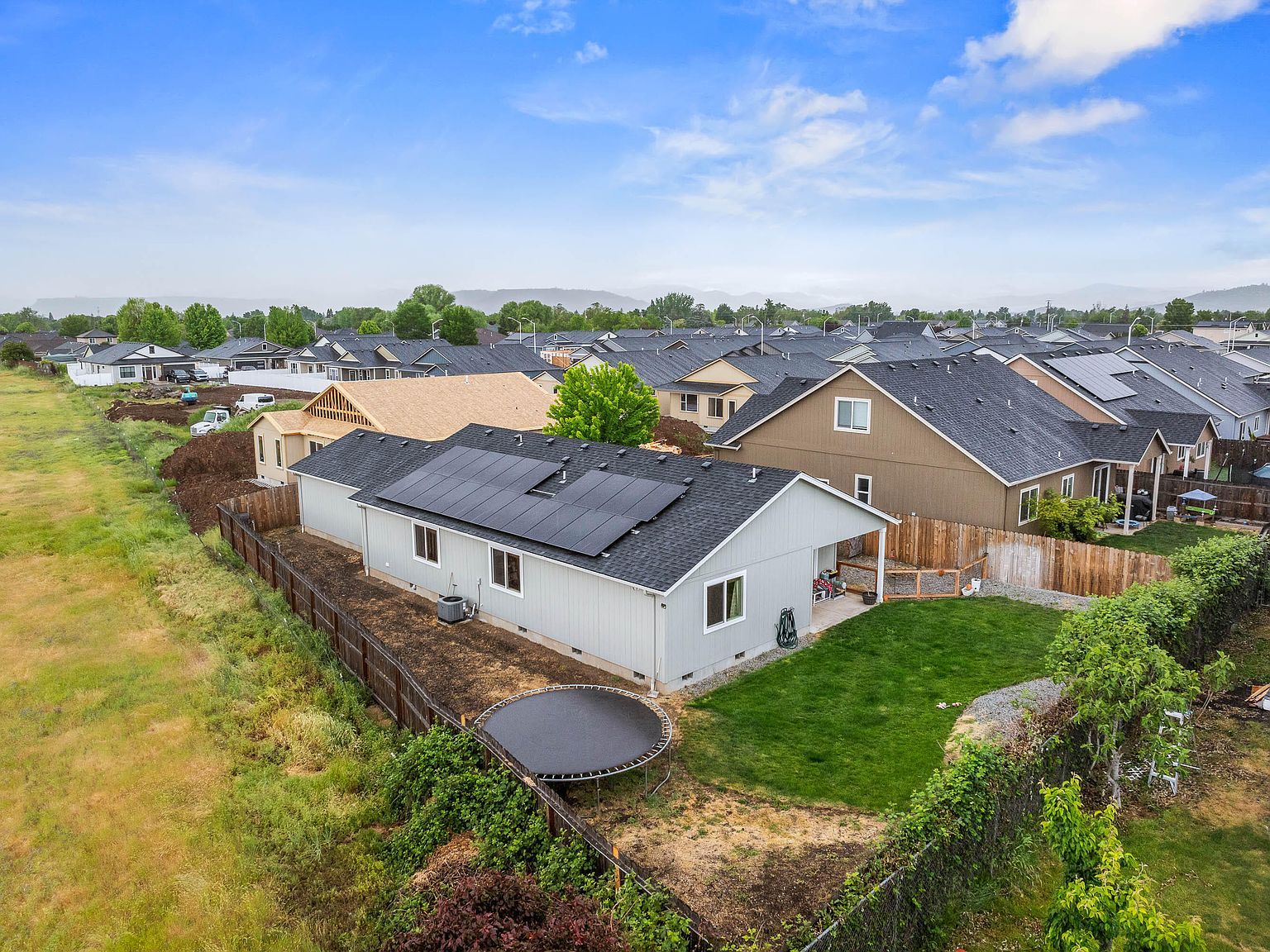 7560 Christie Way White City, OR 97503 - Thumbnail 3