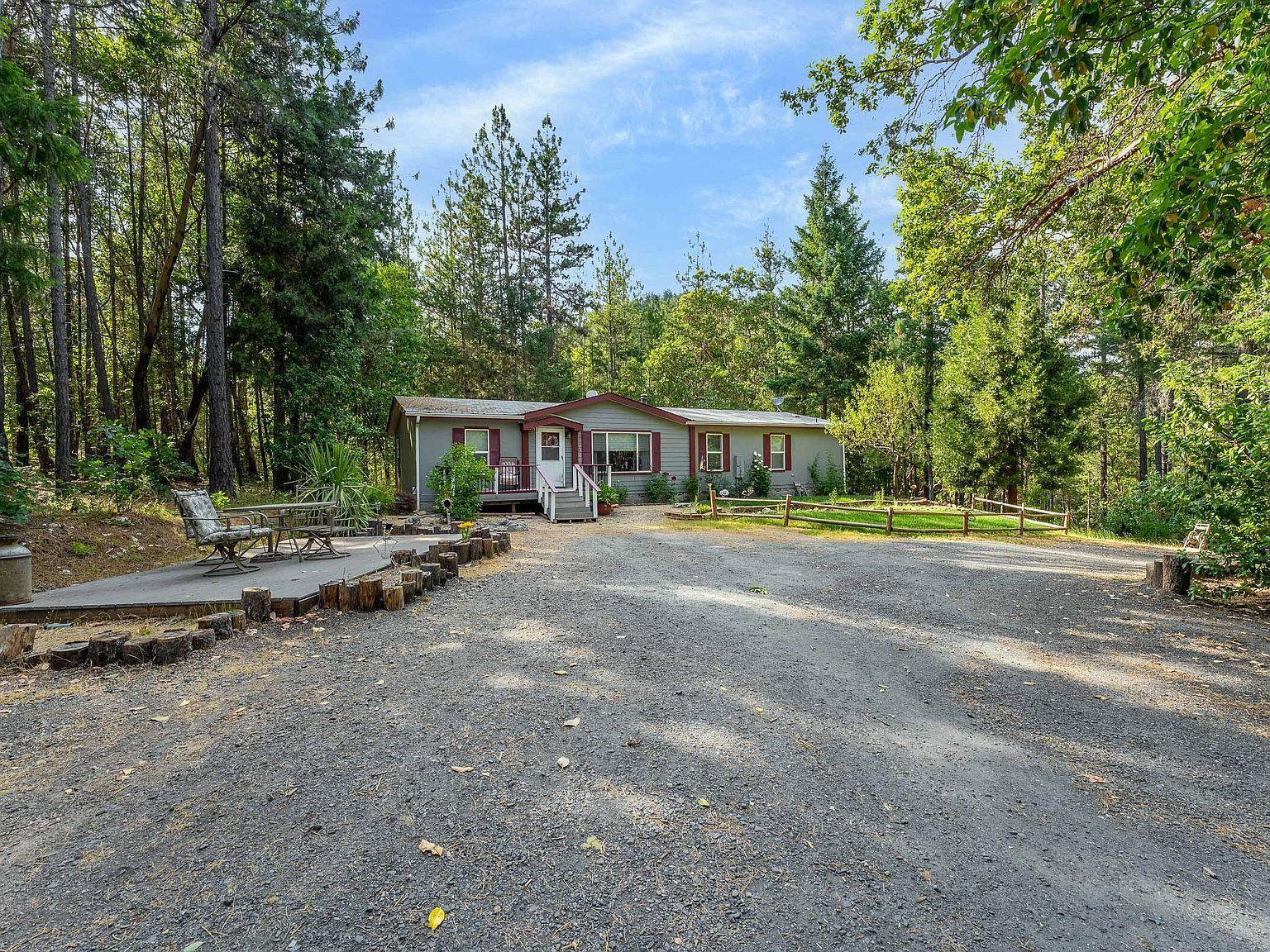 320 Fields Rd Williams, OR 97544 - Thumbnail 3