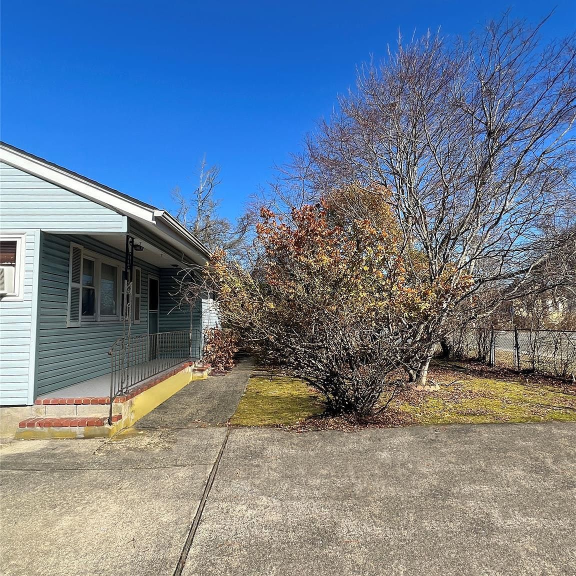 55 Trafalgar Dr Shirley, NY 11967 - Thumbnail 3