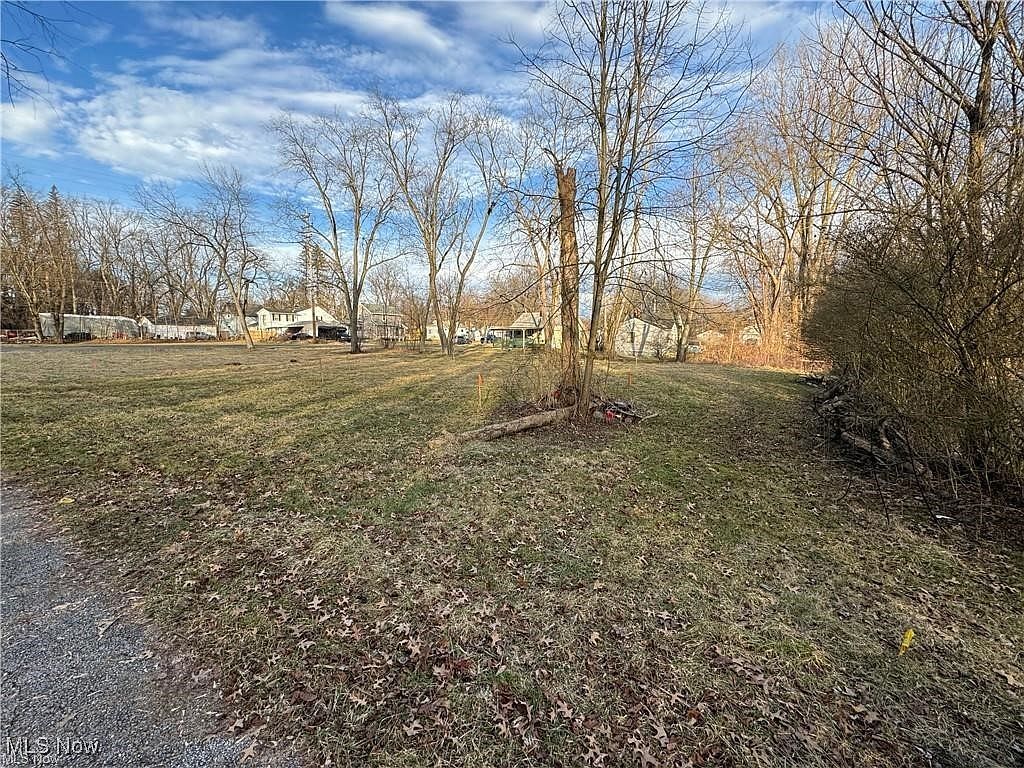 1229 Pickford Ave Akron, OH 44320 - Thumbnail 3