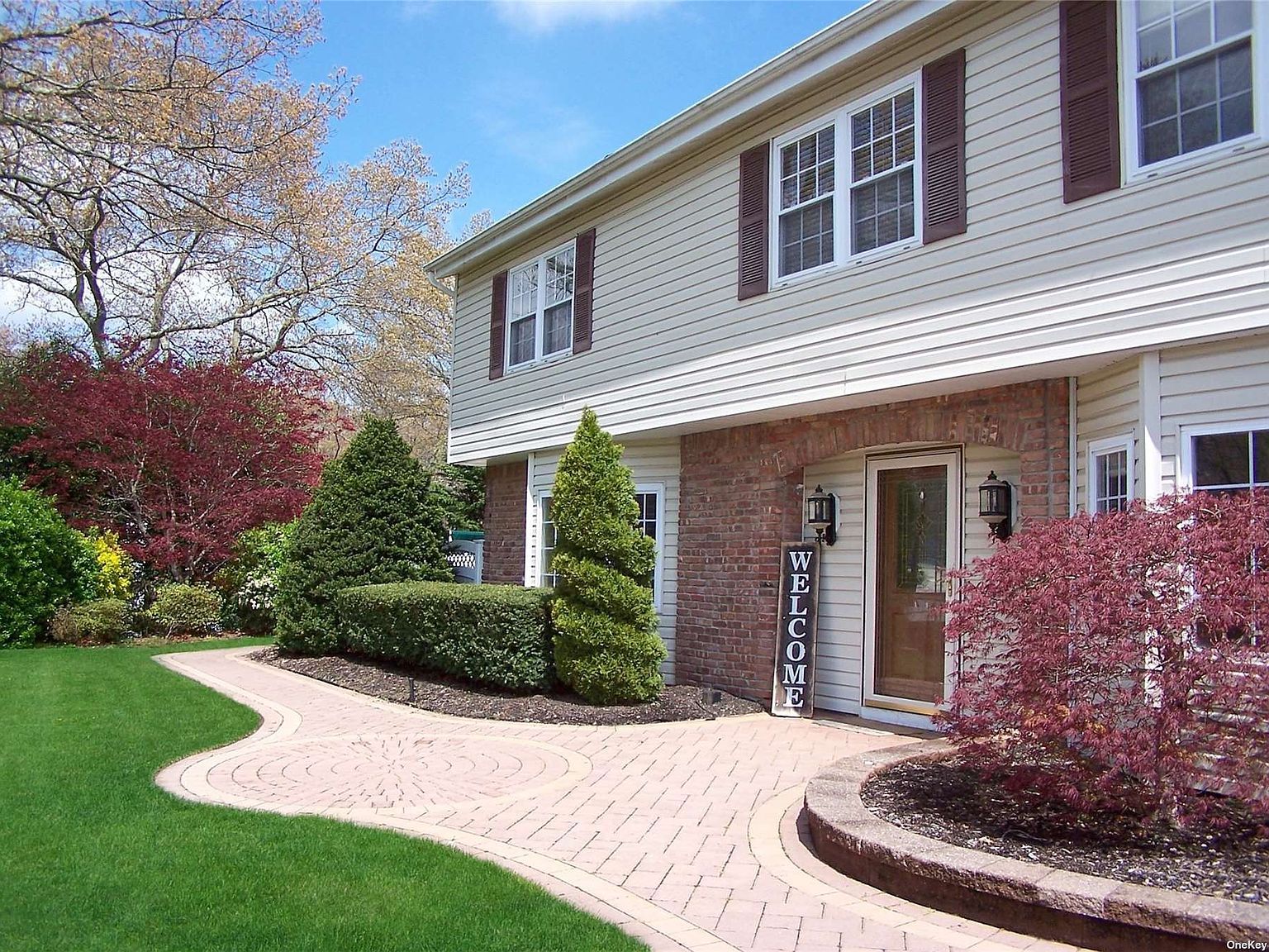 65 N Morris Ave Farmingville, NY 11738 - Thumbnail 3