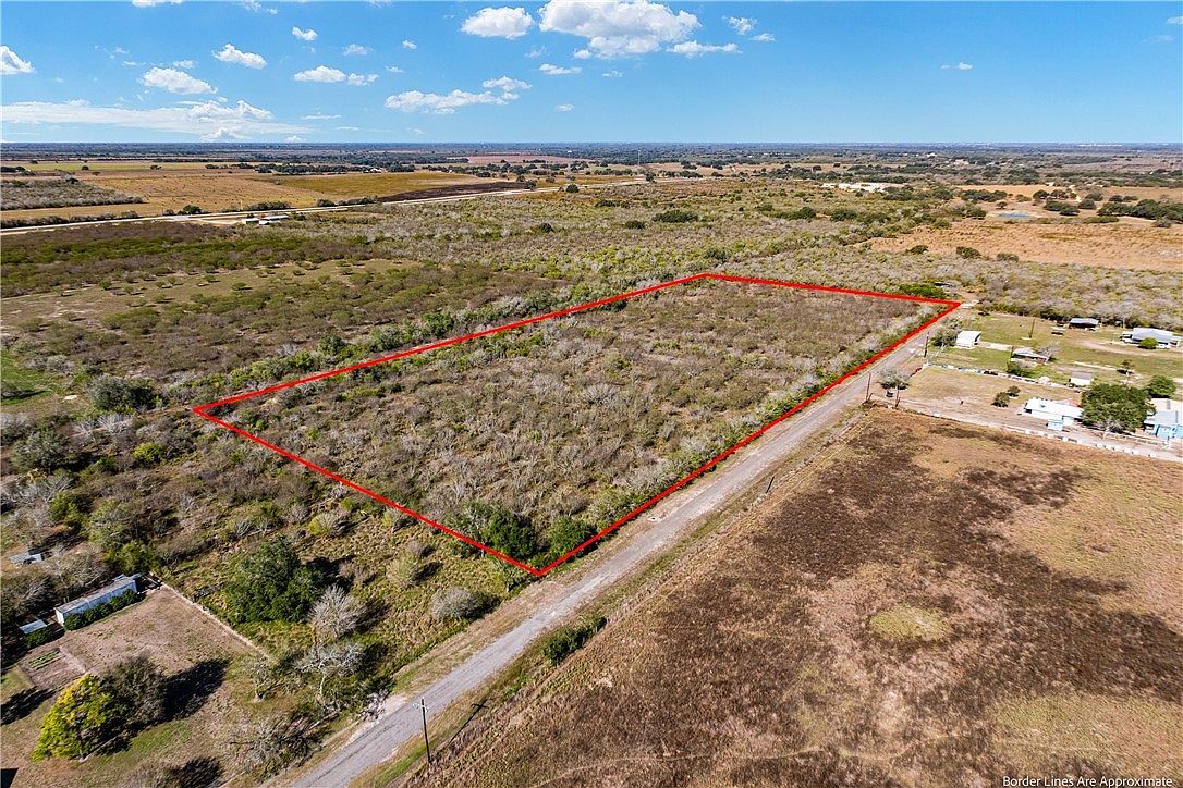 S 2nd St Skidmore, TX 78389 - Thumbnail 3