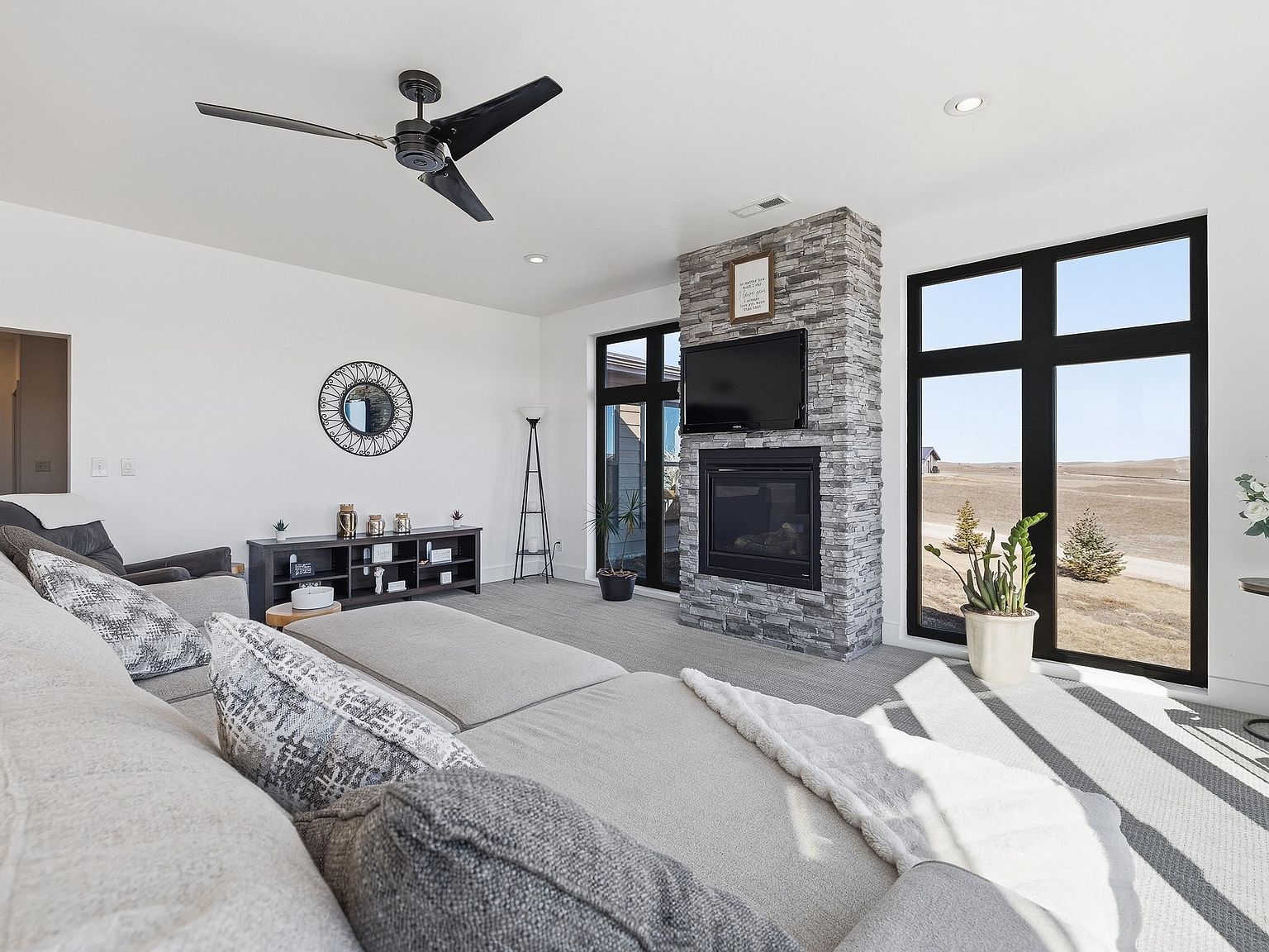 8106 Kimberwick Rd Rapid City, SD 57703 - Thumbnail 3