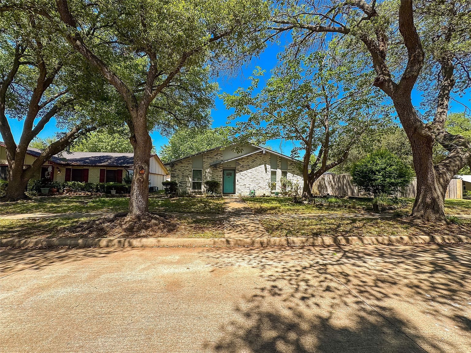 425 Solitude Dr Garland, TX 75043 - Thumbnail 3