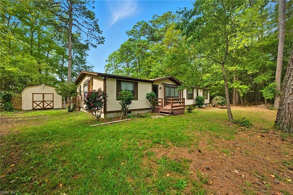 444 Morse Point Rd Port Haywood, VA 23138 - Thumbnail 3