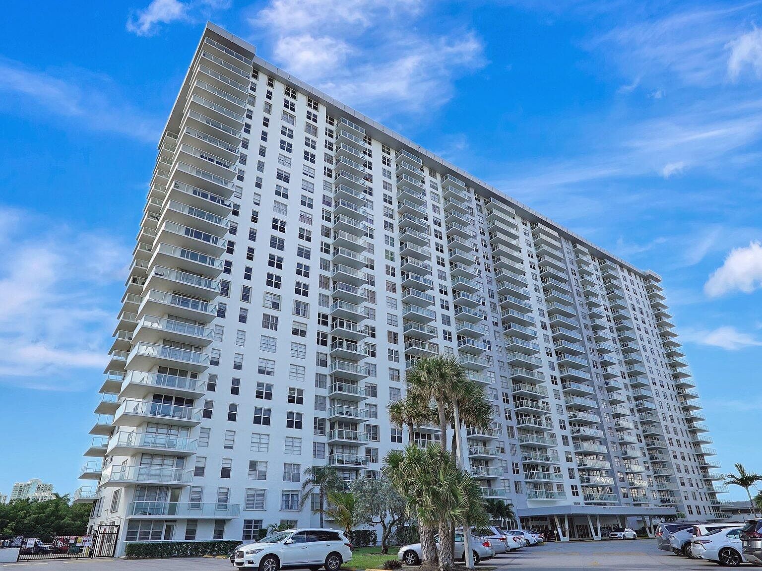 230 174th St APT 308 Sunny Isles Beach, FL 33160 - Thumbnail 3