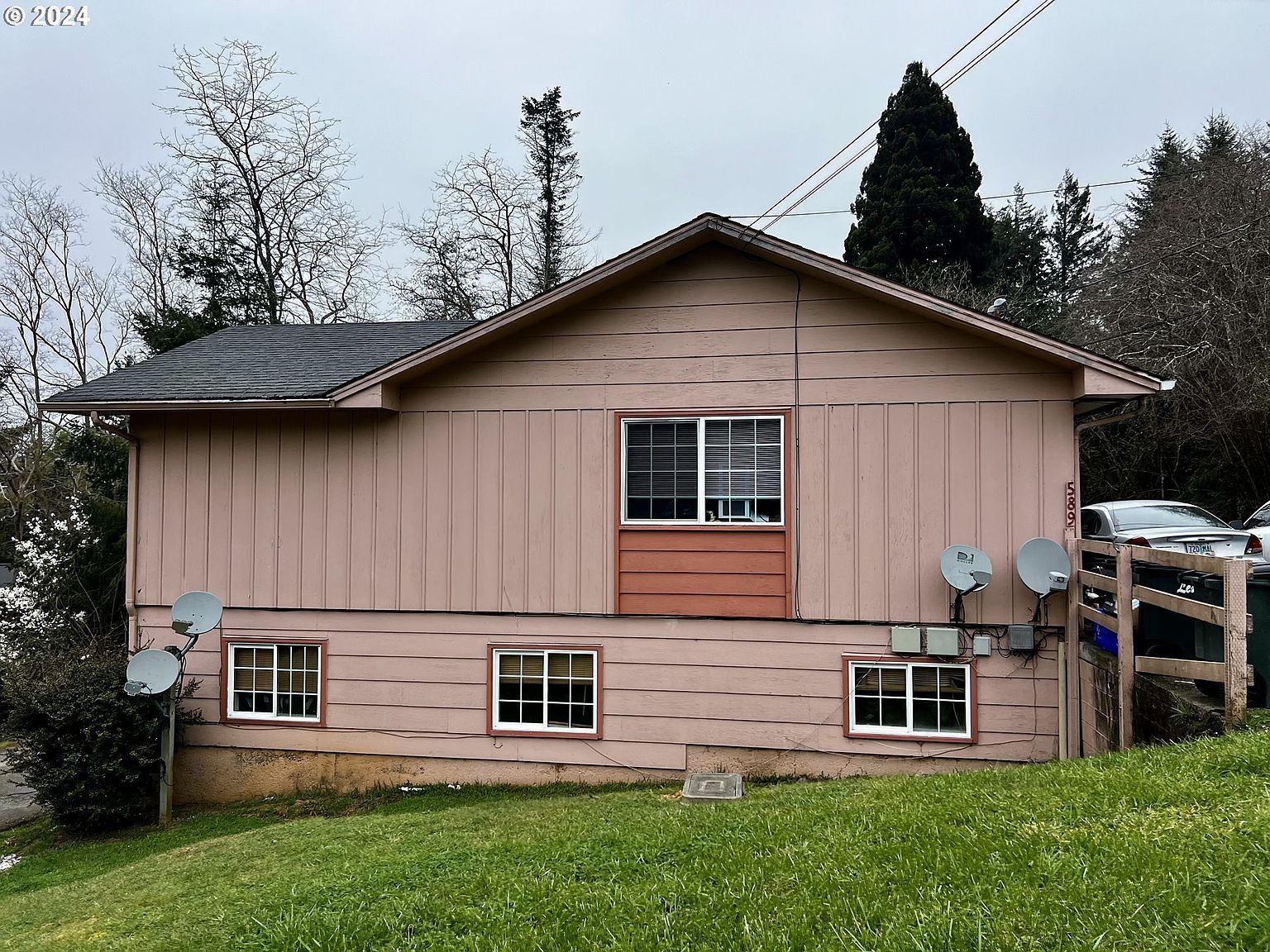 589 10th Ave Coos Bay, OR 97420 - Thumbnail 3