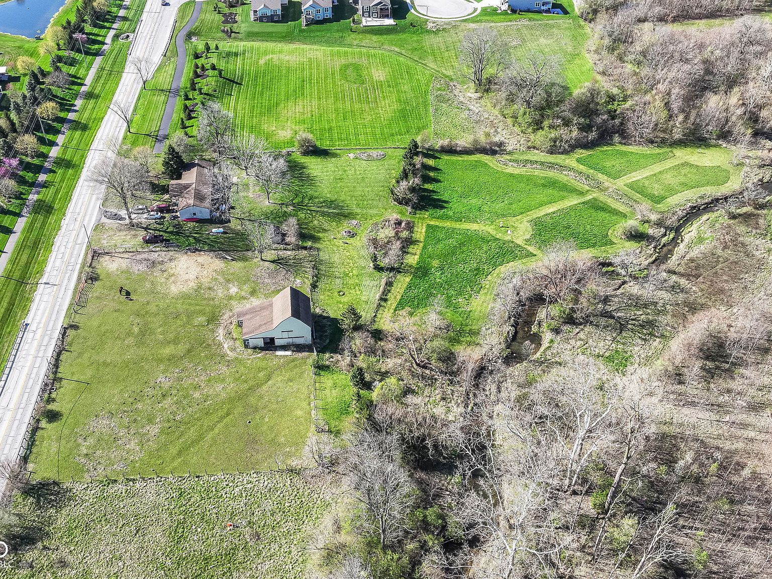 12853 Cyntheanne Rd Fishers, IN 46037 - Thumbnail 3