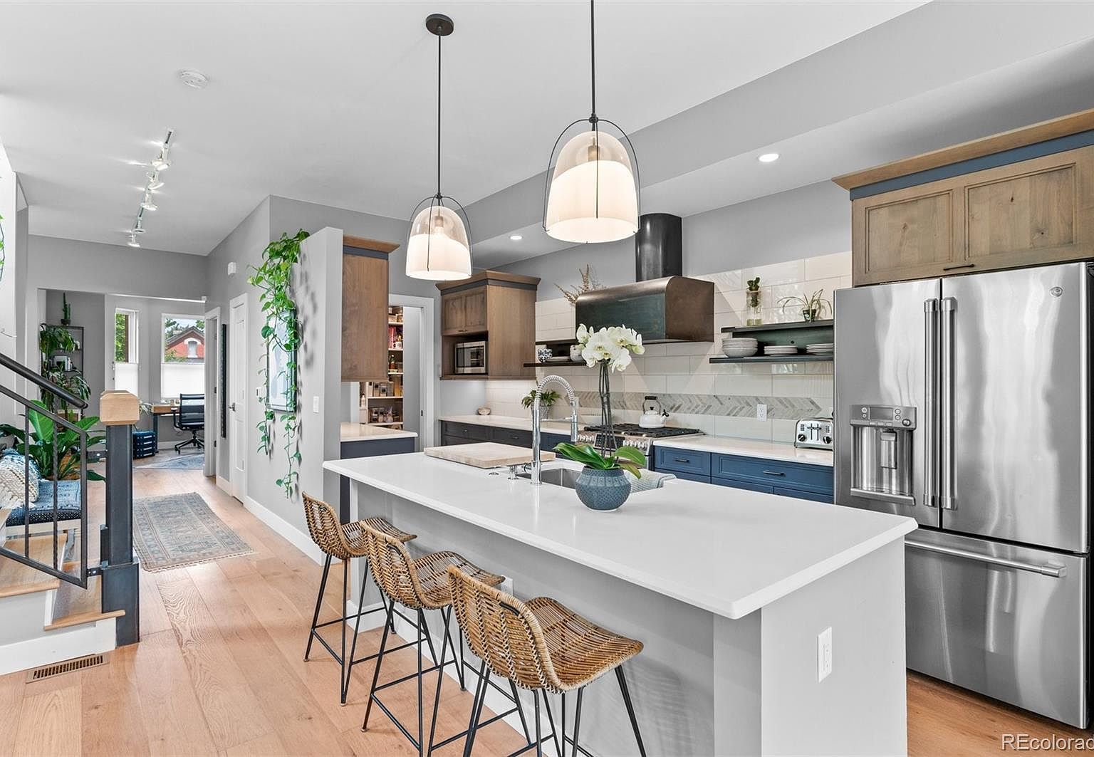 2880 Curtis St Denver, CO 80205 - Thumbnail 3