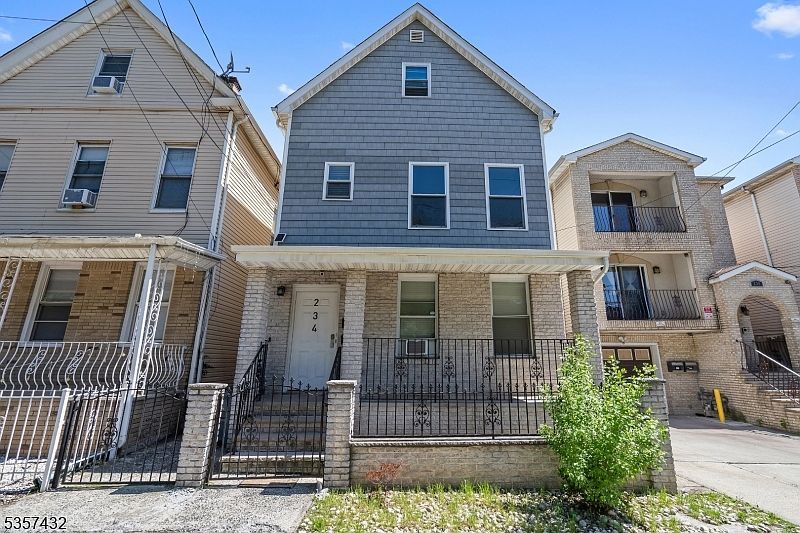 234 Lt Glenn Zamorski Dr Elizabethport, NJ 07206 - Thumbnail 3