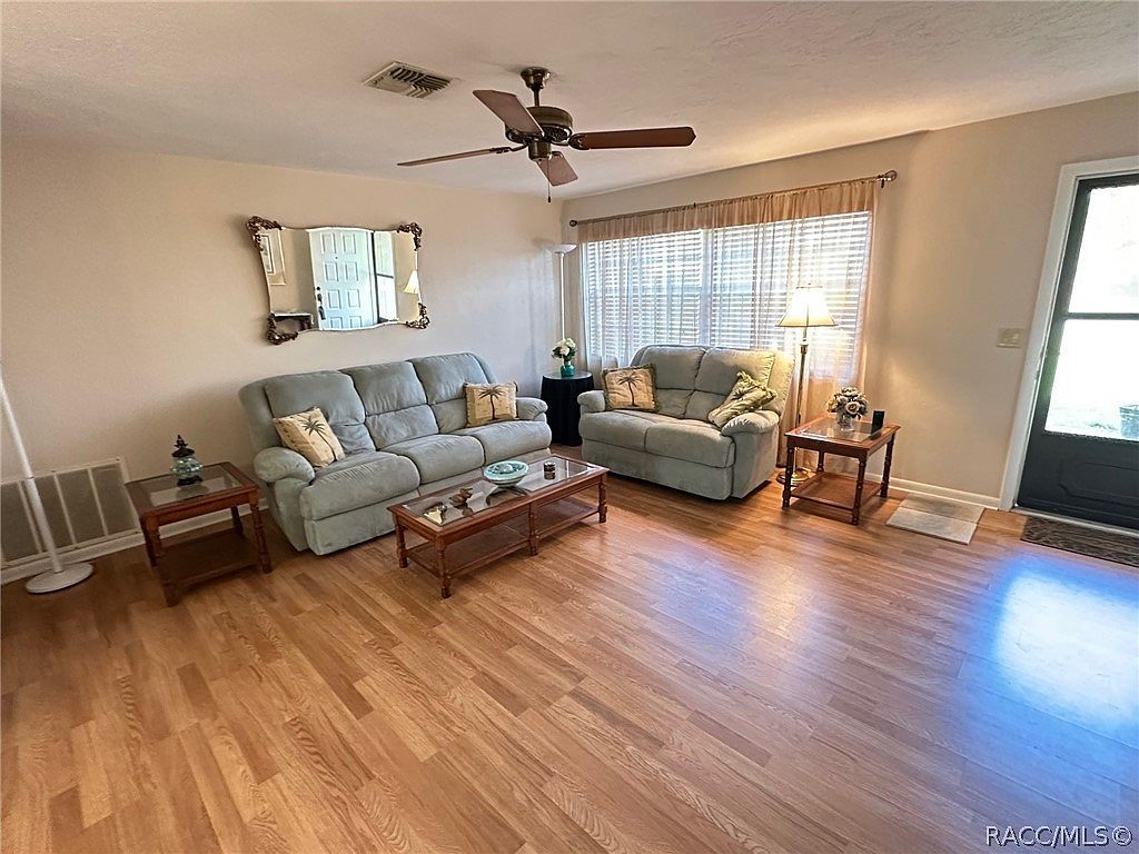 186 W Valerian Pl Beverly Hills, FL 34465 - Thumbnail 3