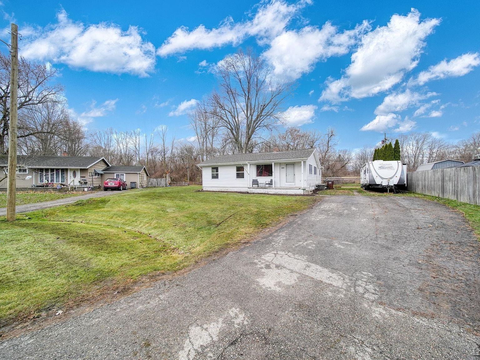 2369 Linden Ct Adrian, MI 49221 - Thumbnail 3