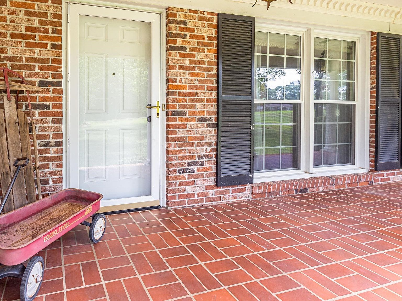 419 Ridge Dr Laurens, SC 29360 - Thumbnail 3