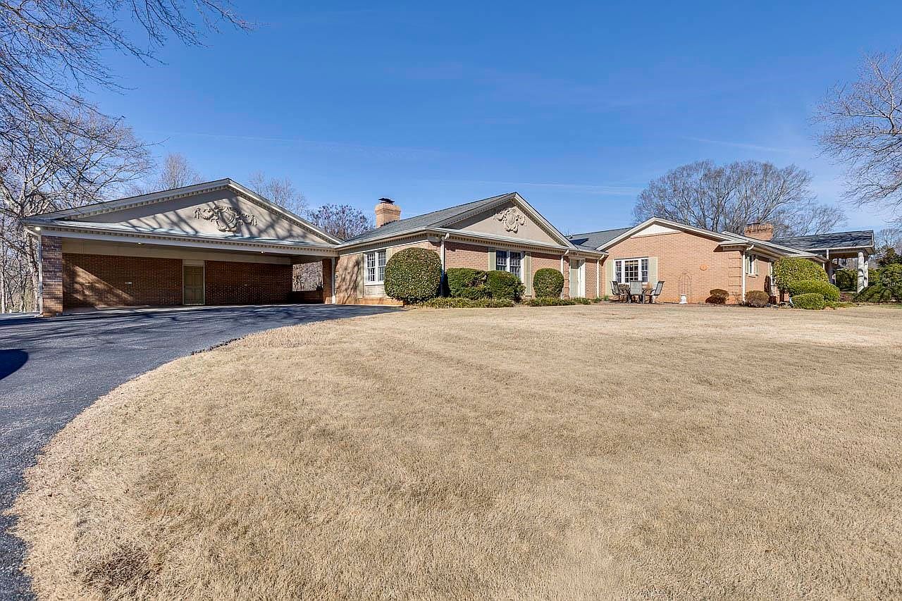 136 Club Dr Simpsonville, SC 29681 - Thumbnail 3