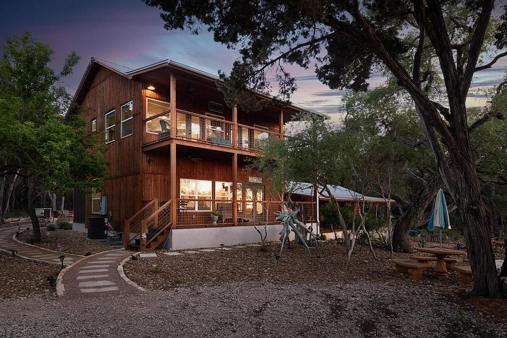 401 Post Oak Rd Wimberley, TX 78676 - Thumbnail 3