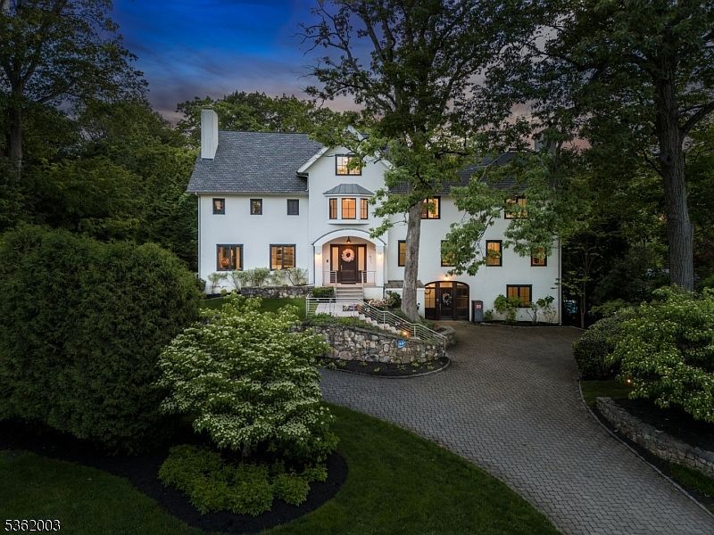 60 Fernwood Rd Summit, NJ 07901 - Thumbnail 3