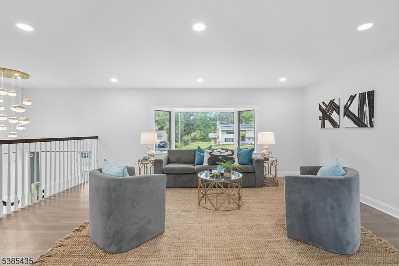 106 Falcon Rd Livingston, NJ 07039 - Thumbnail 3