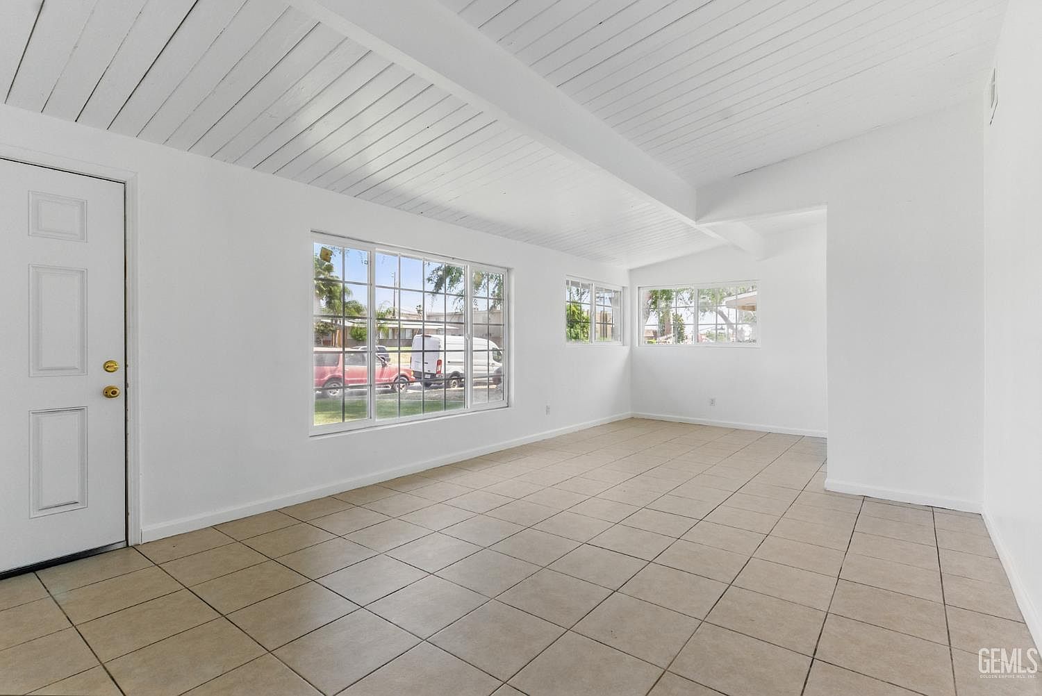 2804 Haley St Bakersfield, CA 93305 - Thumbnail 3