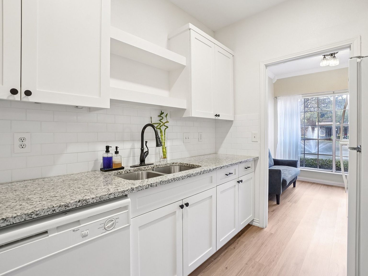 3550 Country Square Dr APT 201 Carrollton, TX 75006 - Thumbnail 3