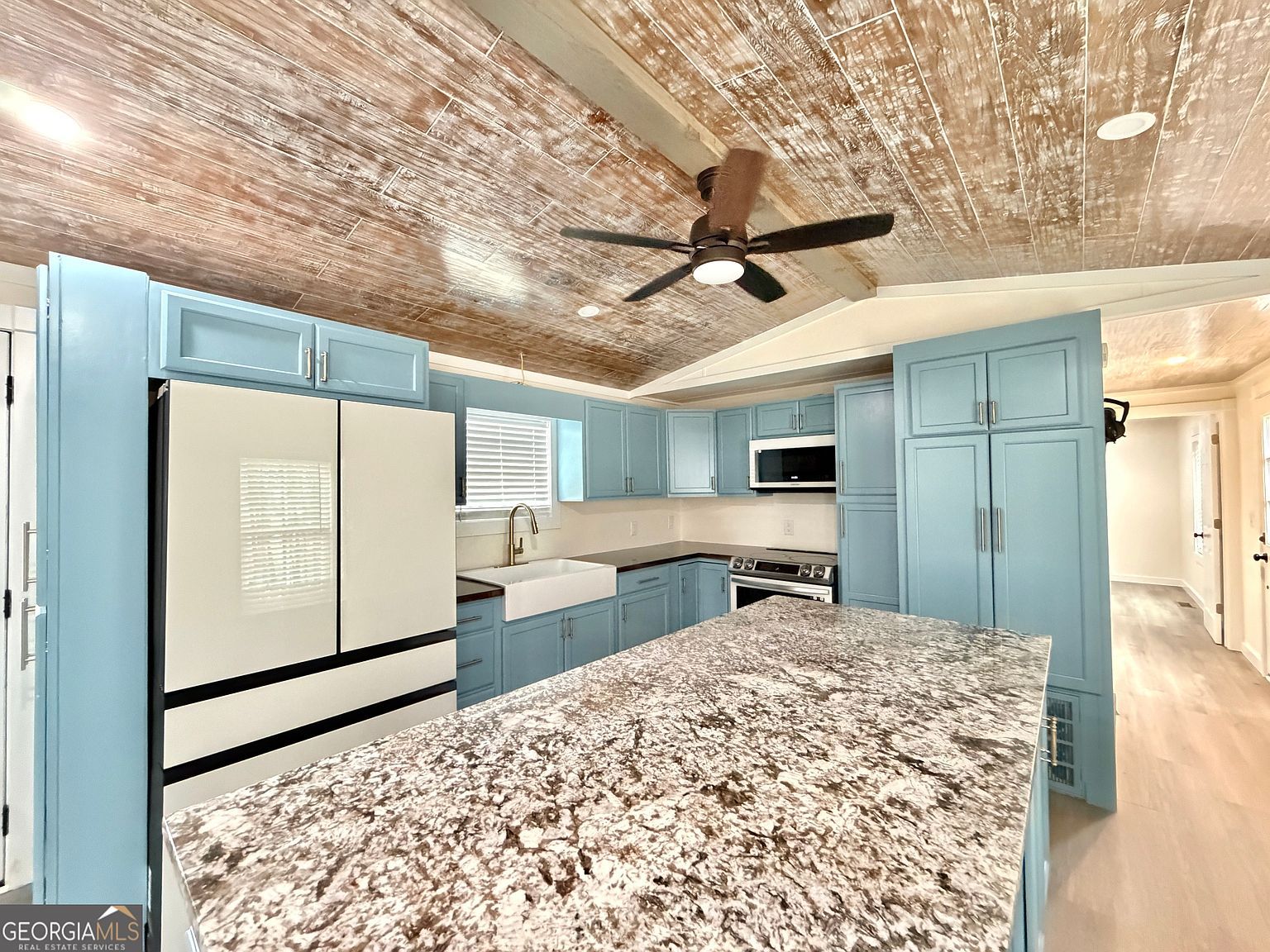 682 Lakeside Cir Cornelia, GA 30531 - Thumbnail 3