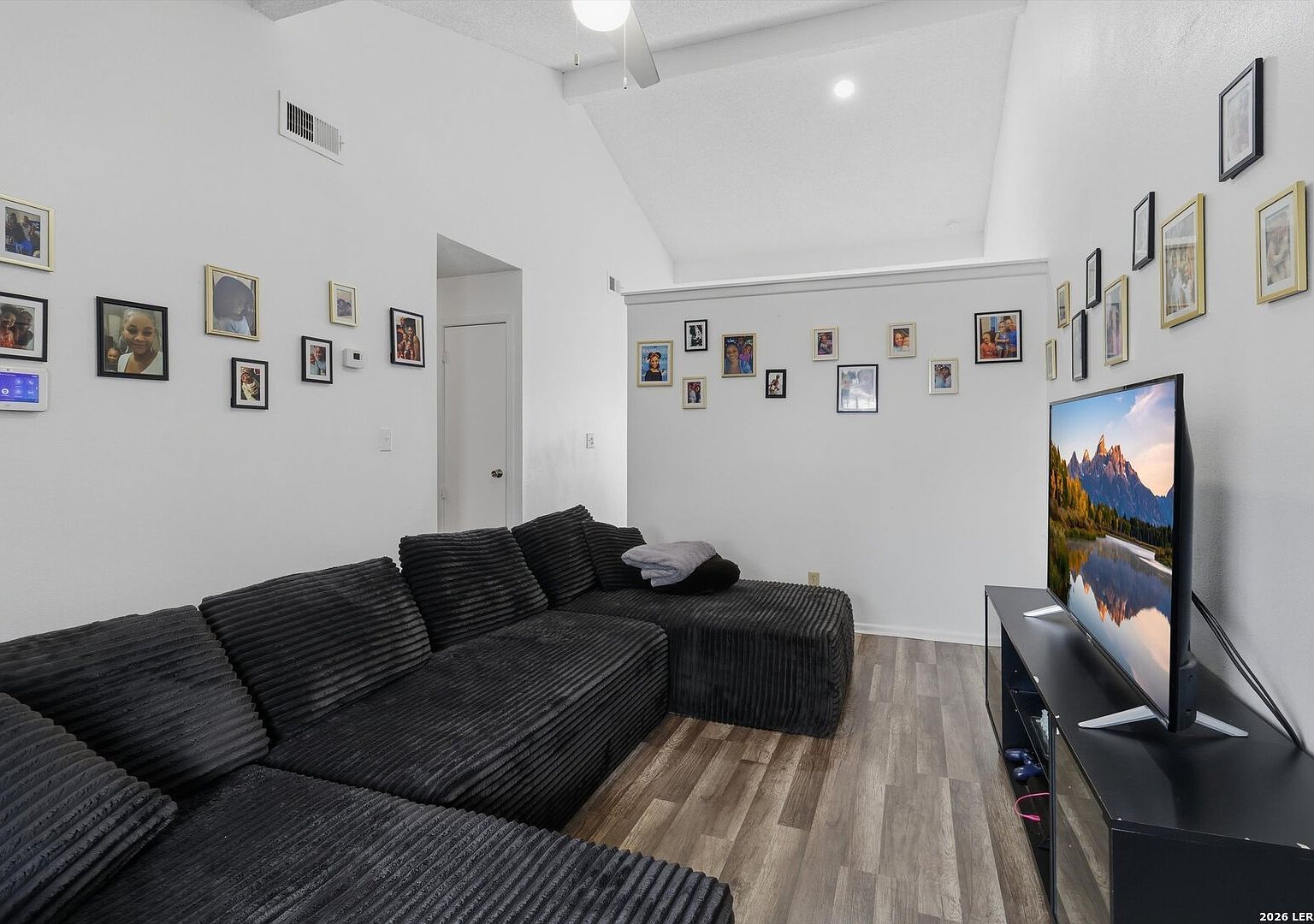 7233 Glen Bay San Antonio, TX 78239 - Thumbnail 3