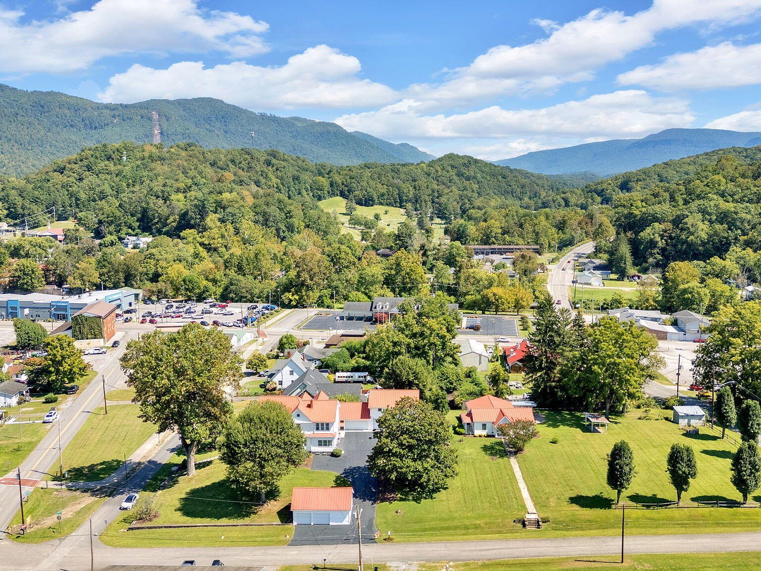 308 Pearl Ave E Big Stone Gap, VA 24219 - Thumbnail 3