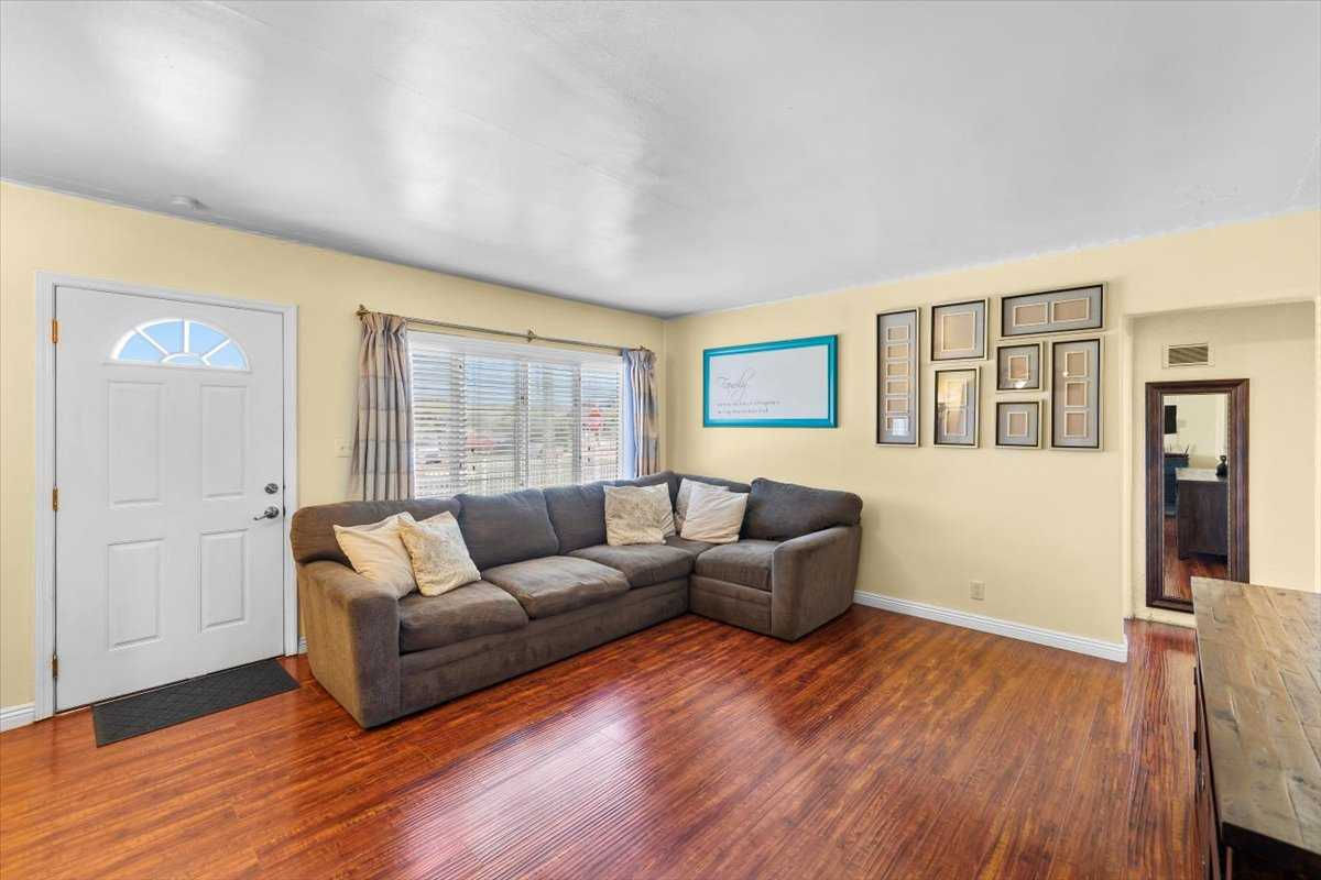 3002 8th Avenue, Los Angeles, CA, USA, 90018 - Thumbnail 3