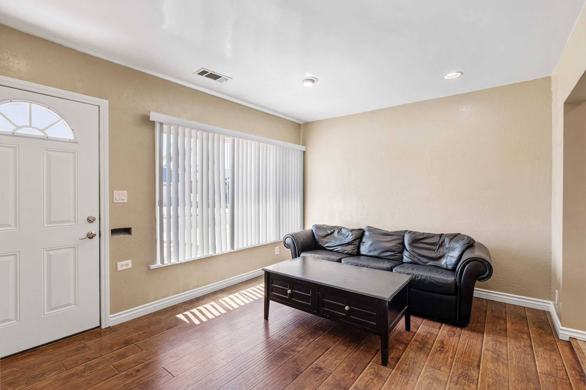 4905 West 141st Street, Hawthorne, CA, USA, 90250 - Thumbnail 3