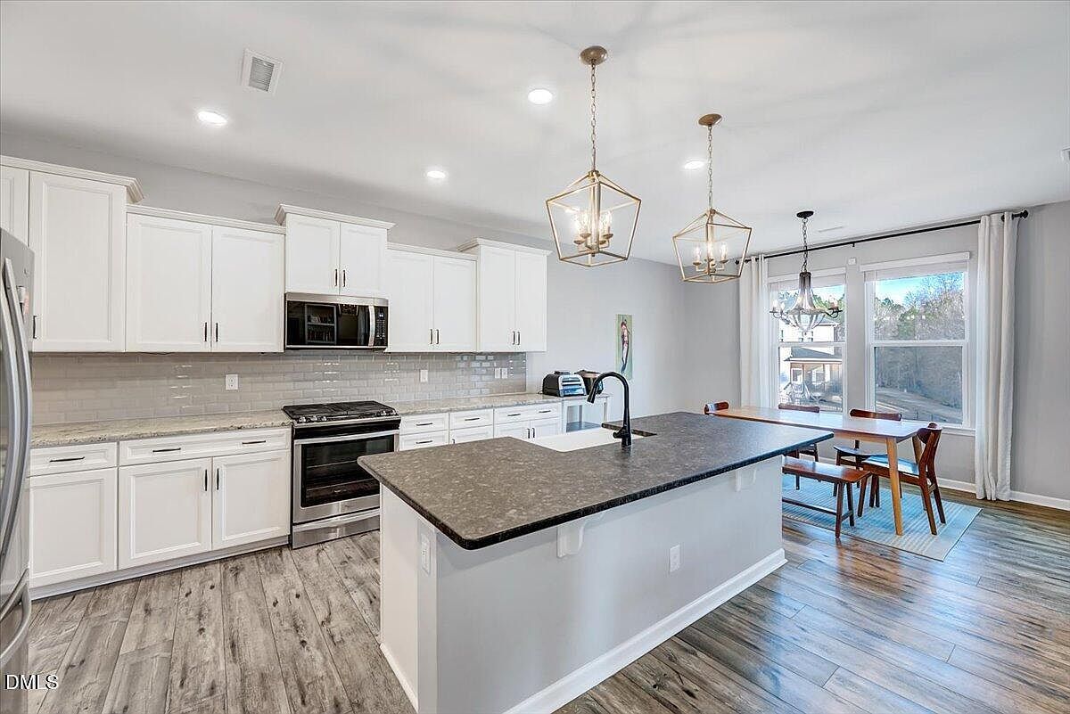 2727 Dilly Dally Ct Apex, NC 27539 - Thumbnail 3