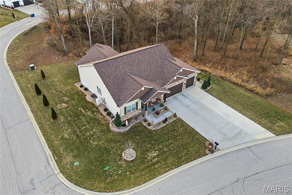 8009 Tahoe Ridge Ln Caseyville, IL 62232 - Thumbnail 3