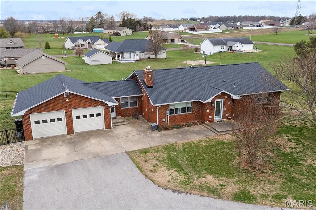 2712 Vulliet Rd Highland, IL 62249 - Thumbnail 3