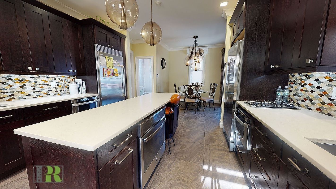 669 E 2nd St Brooklyn, NY 11218 - Thumbnail 3