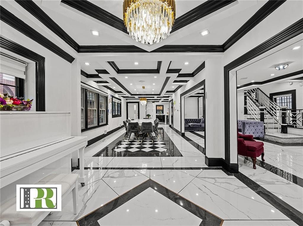 1024 E 26th St Brooklyn, NY 11210 - Thumbnail 3