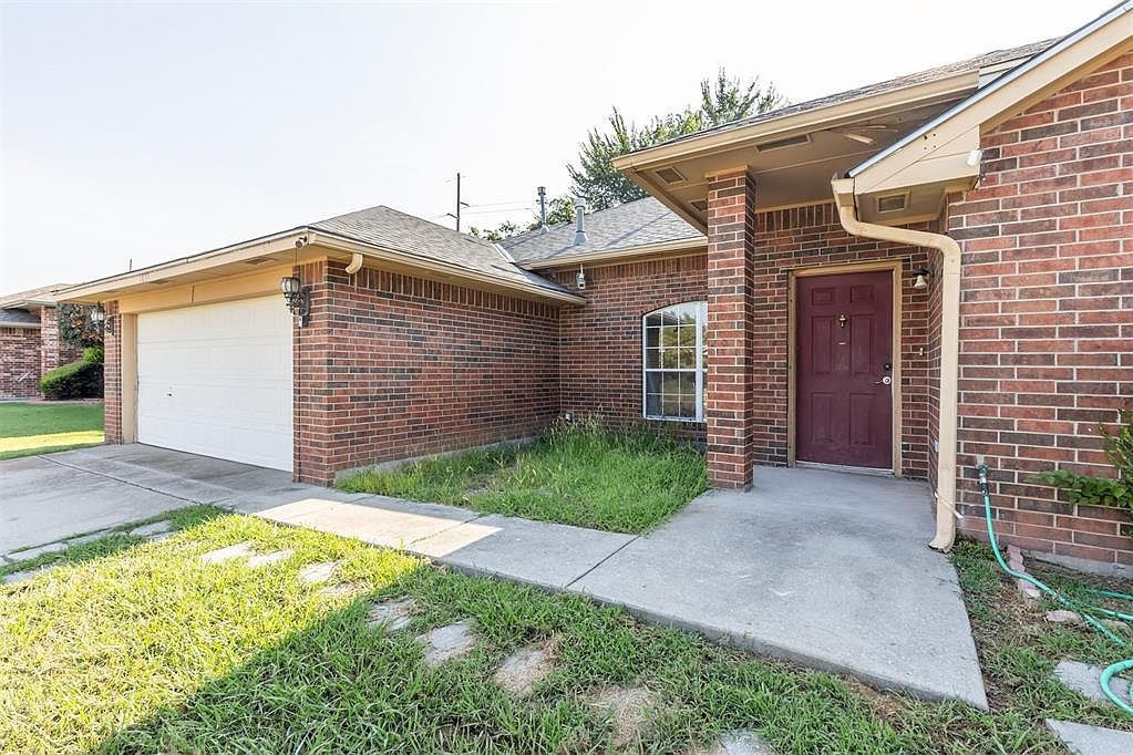 1833 Parkridge Dr Norman, OK 73071 - Thumbnail 3