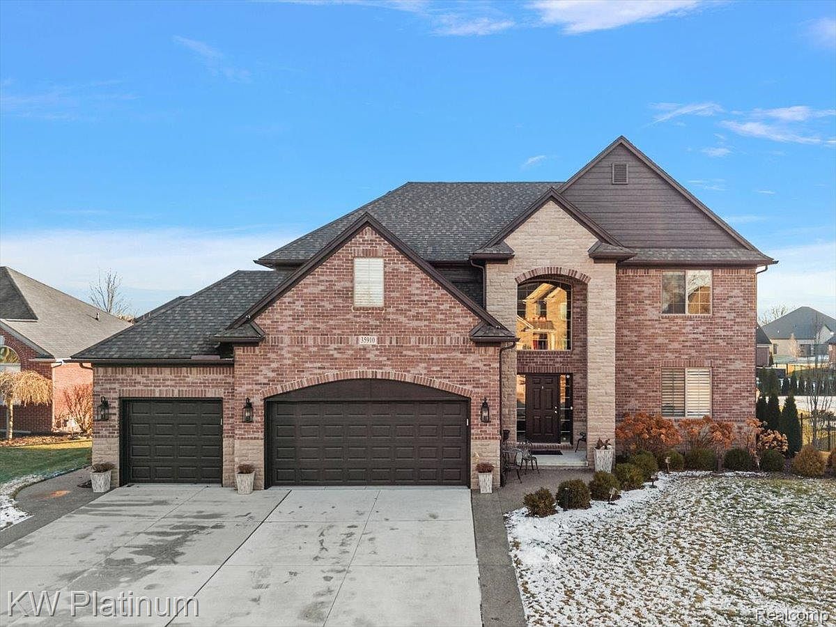 35910 Glenville Dr New Baltimore, MI 48047 - Thumbnail 3