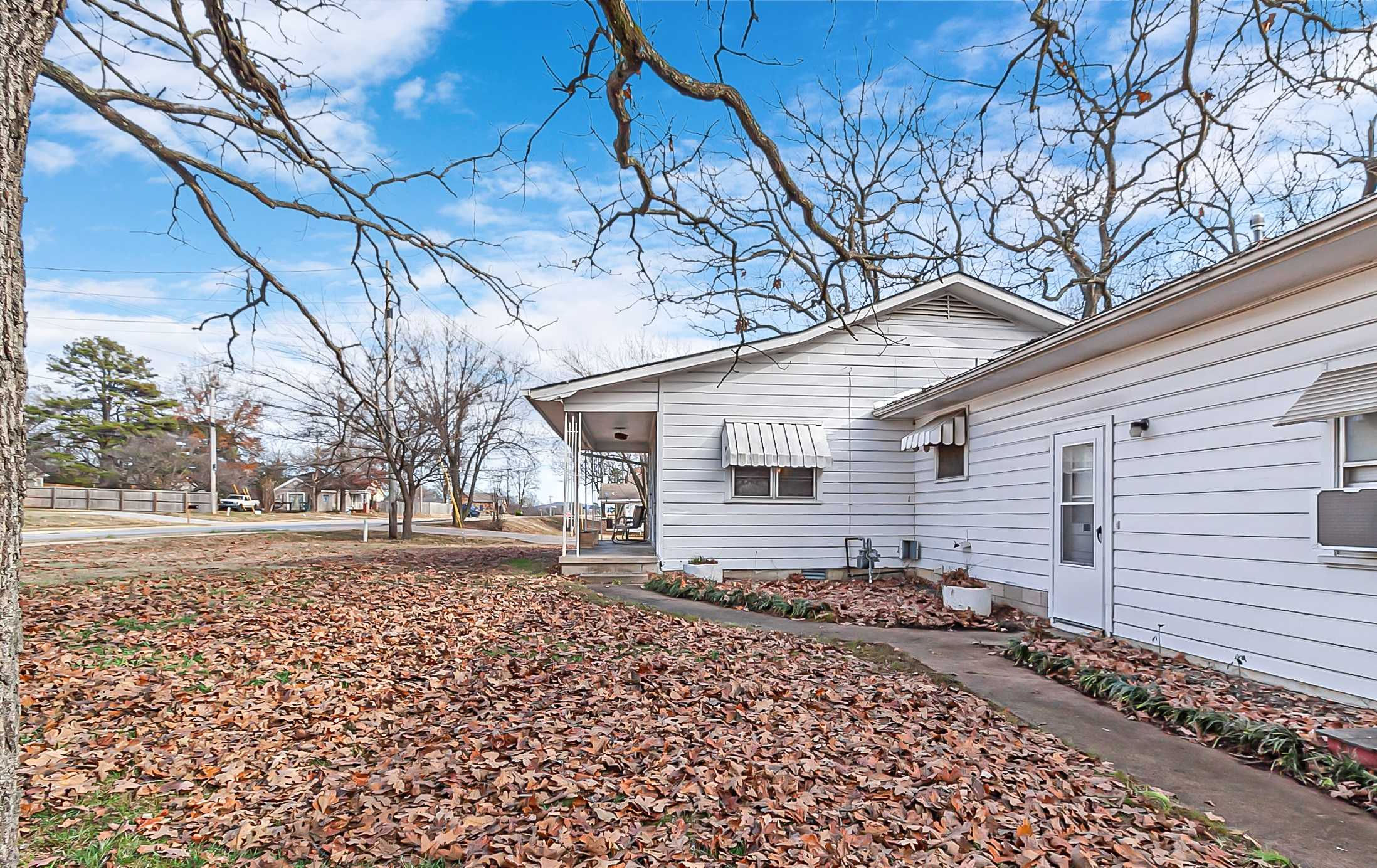 1967 East Huntsville Road, Fayetteville, AR 72701, USA - Thumbnail 3