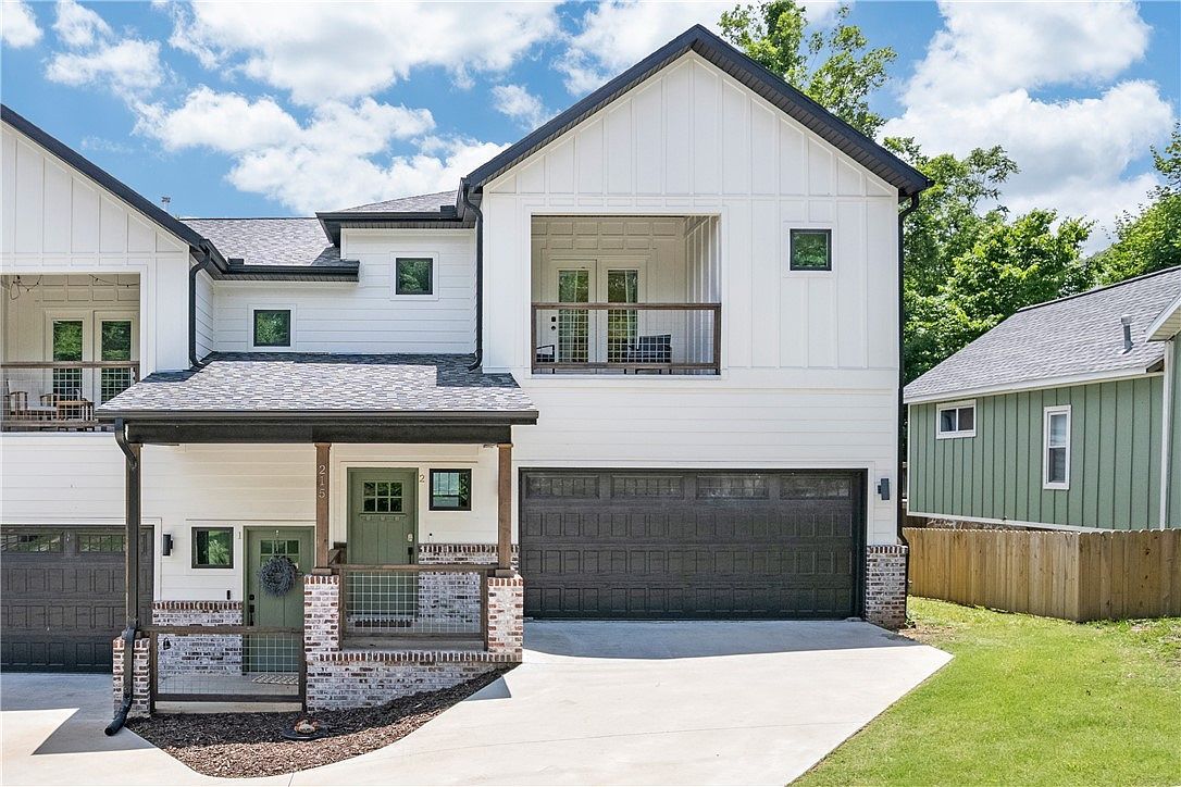 215 E Center St Fayetteville, AR 72701 - Thumbnail 3